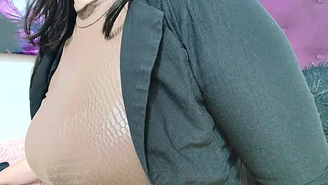 Snapshot of katherine_blair chatting on 04-03-26, 12:25 katherine blair online show from 04-03-26, 12:25