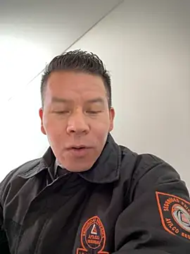 Snapshot of Manu0586 chatting on 10-19-25, 12:50 Manu0586 online show from 10-19-25, 12:50