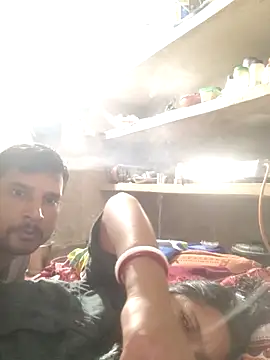 Snapshot of couple_71 chatting on 02-19-26, 06:37 couple 71 online show from 02-19-26, 06:37