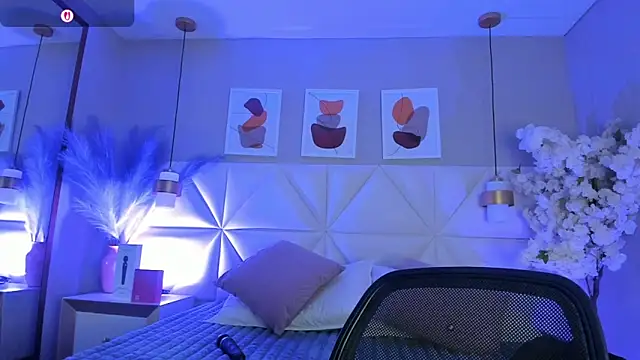 Snapshot of Valeria_carter chatting on 10-31-25, 07:48 Valeria carter online show from 10-31-25, 07:48