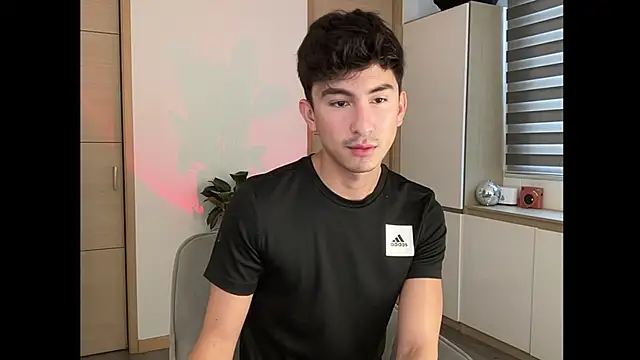 sweettaaron01 online show from 10-07-25, 05:43