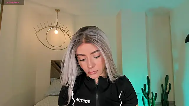 IsabellaMoreau online show from 02-23-26, 07:11