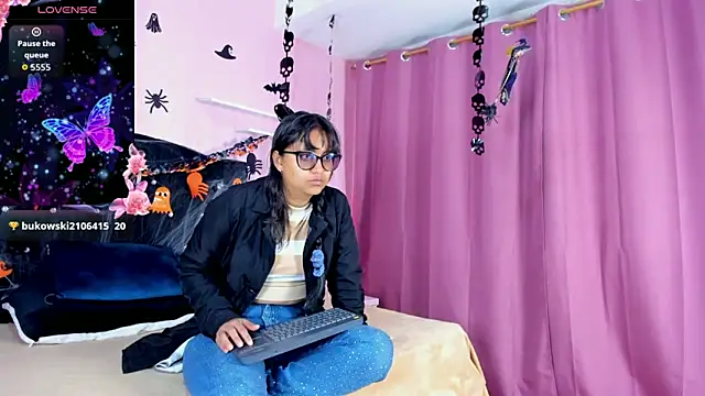 Azul Moon online show from 10-20-25, 03:40