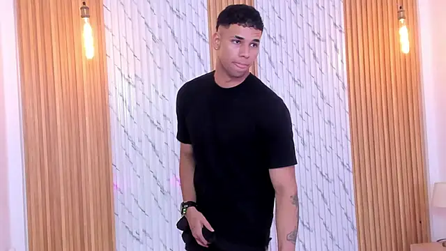 thomas walker0 online show from 01-05-26, 05:27