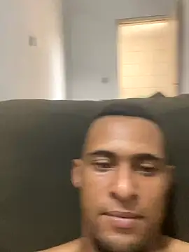 Snapshot of freedmar chatting on 11-17-25, 04:24 freedmar online show from 11-17-25, 04:24