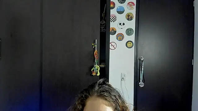 Snapshot of star_shooting8 chatting on 10-18-25, 10:54 star shooting8 online show from 10-18-25, 10:54