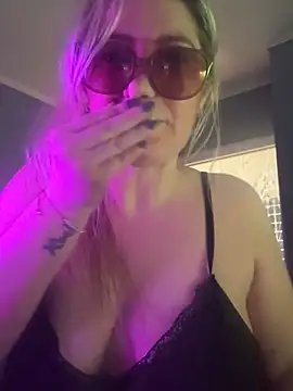 Granlady7 online show from 12-15-25, 04:33