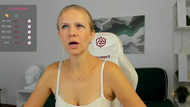 Eliza Wilsoon online show from 09-11-25, 01:49