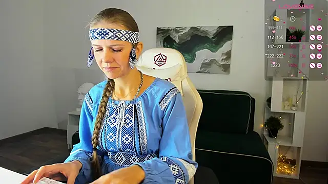 Eliza Wilsoon online show from 09-22-25, 01:51