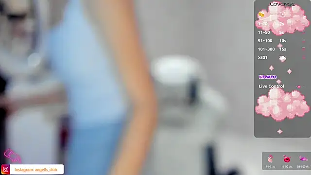 Snapshot of Idnkjustadeline chatting on 10-29-25, 11:34 Idnkjustadeline online show from 10-29-25, 11:34