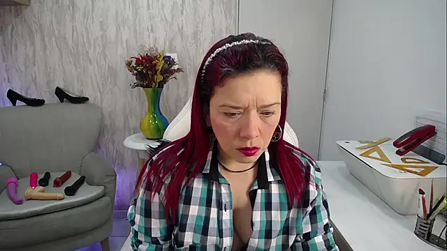 Snapshot of VeronicaBlake chatting on 03-12-26, 01:06 VeronicaBlake online show from 03-12-26, 01:06