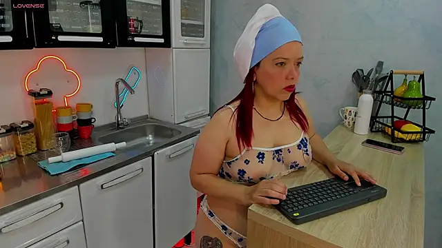 Snapshot of VeronicaBlake chatting on 03-14-26, 01:05 VeronicaBlake online show from 03-14-26, 01:05