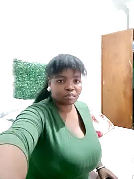 Snapshot of ShySexyBaddiexx chatting on 10-19-25, 12:55 ShySexyBaddiexx online show from 10-19-25, 12:55