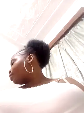 Snapshot of ShySexyBaddiexx chatting on 11-06-25, 10:43 ShySexyBaddiexx online show from 11-06-25, 10:43