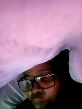 Snapshot of ShySexyBaddiexx chatting on 11-10-25, 01:32 ShySexyBaddiexx online show from 11-10-25, 01:32