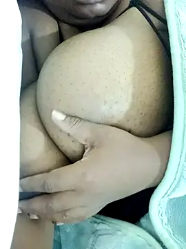 Snapshot of ShySexyBaddiexx chatting on 11-18-25, 08:08 ShySexyBaddiexx online show from 11-18-25, 08:08