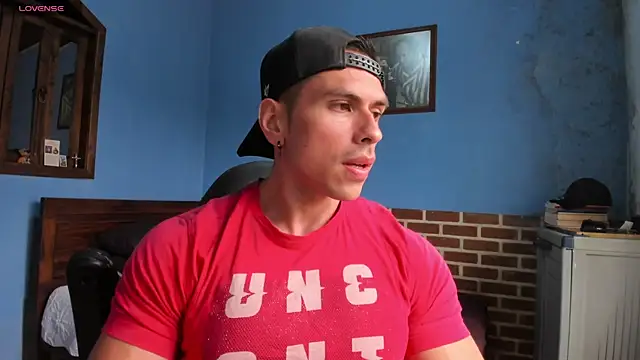 Snapshot of justinkarter chatting on 11-05-25, 05:35 justinkarter online show from 11-05-25, 05:35