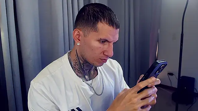 Snapshot of Shane_Clay chatting on 10-10-25, 05:01 Shane Clay online show from 10-10-25, 05:01