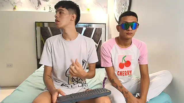 TWINKS FRIENDS online show from 11-12-25, 07:31