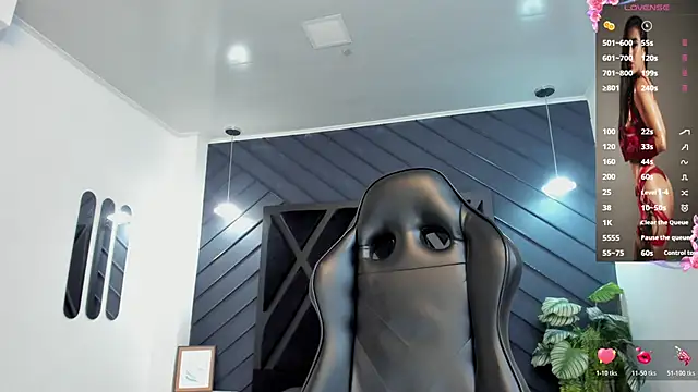 zoe martins  online show from 12-02-25, 05:19