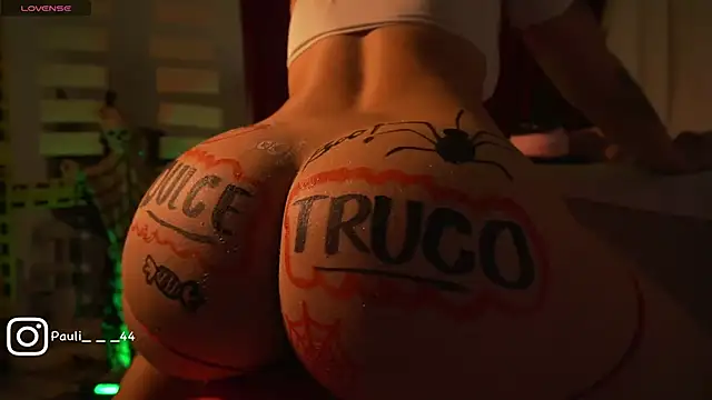 Snapshot of Miaa_k7 chatting on 10-31-25, 03:07 Miaa k7 online show from 10-31-25, 03:07