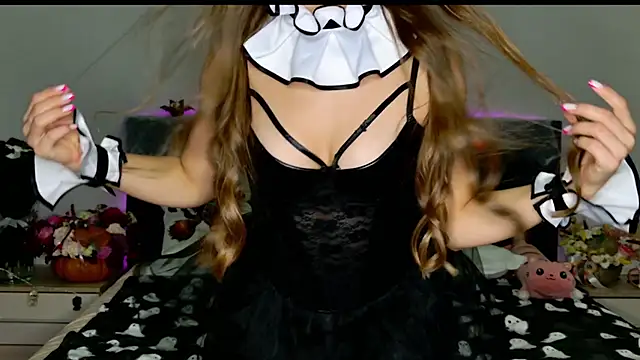 MissEmilyMiller online show from 10-31-25, 06:53