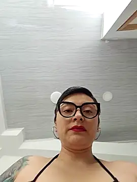 Snapshot of Daniela_Leonn chatting on 10-15-25, 07:25 Daniela Leonn online show from 10-15-25, 07:25