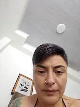 Snapshot of Daniela_Leonn chatting on 11-15-25, 07:10 Daniela Leonn online show from 11-15-25, 07:10