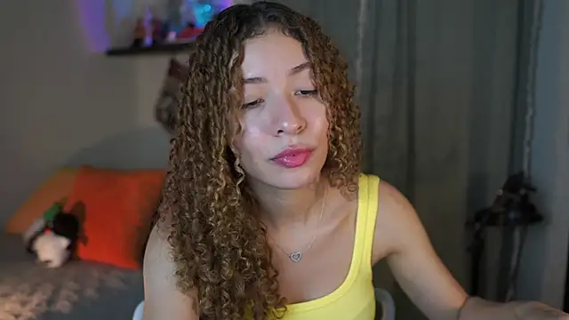 isabella-garcia- online show from 11-17-25, 09:53