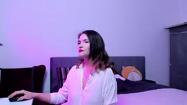 Snapshot of Katherine_Twilight chatting on 10-17-25, 03:36 Katherine Twilight online show from 10-17-25, 03:36