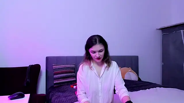 Snapshot of Katherine_Twilight chatting on 11-14-25, 03:44 Katherine Twilight online show from 11-14-25, 03:44