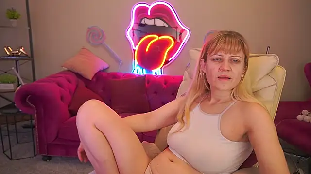 BellaLaPetit online show from 02-08-26, 02:26