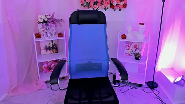 Snapshot of AuroraWrenfield chatting on 10-27-25, 10:19 AuroraWrenfield online show from 10-27-25, 10:19