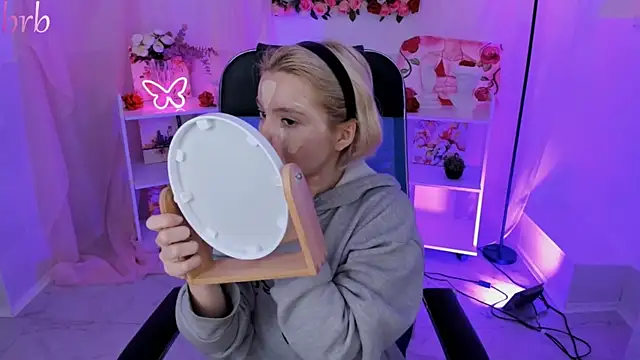 Snapshot of AuroraWrenfield chatting on 11-03-25, 04:14 AuroraWrenfield online show from 11-03-25, 04:14