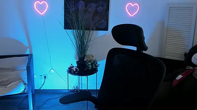 AuroraWrenfield online show from 02-09-26, 04:38