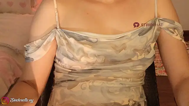 Snapshot of i-scream chatting on 10-15-25, 11:10 i-scream online show from 10-15-25, 11:10