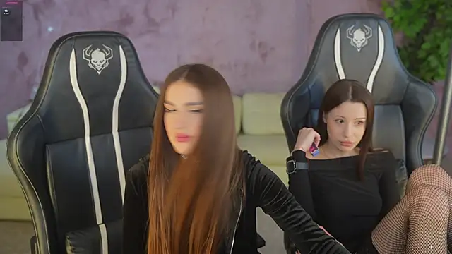 Snapshot of Goldie_Flame chatting on 11-06-25, 11:26 Goldie Flame online show from 11-06-25, 11:26