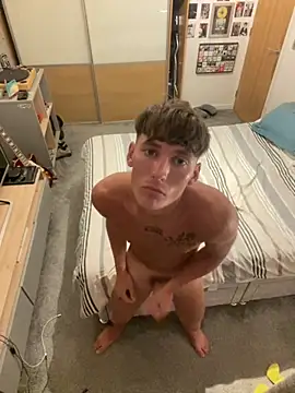 naughtyboy0124 online show from 09-08-25, 11:04