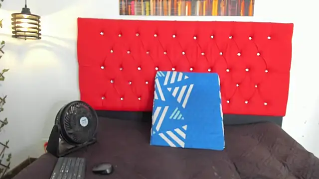 carolinacrus01 online show from 10-27-25, 04:22