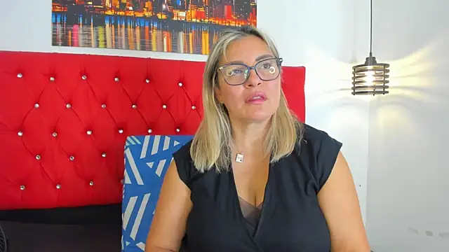 carolinacrus01 online show from 11-30-25, 02:54