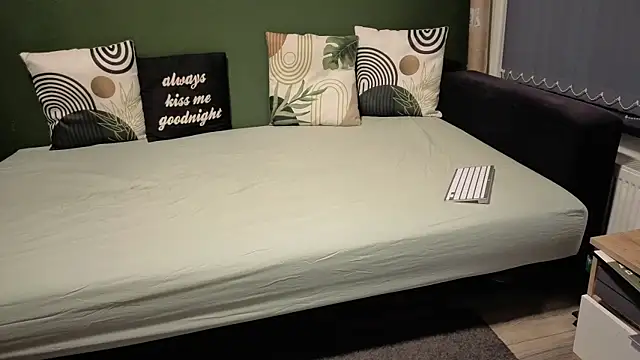 Eveline Beauty Kitty online show from 11-16-25, 06:13