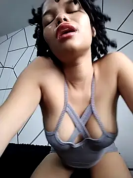 ChloeRaviss online show from 11-03-25, 07:59