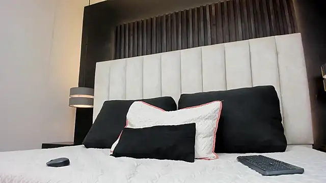 Snapshot of Matilda_Liz chatting on 11-01-25, 12:29 Matilda Liz online show from 11-01-25, 12:29