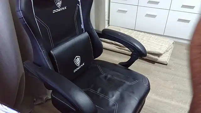 Milo9210 online show from 11-01-25, 06:43