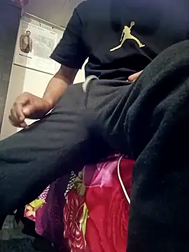 Snapshot of zebba12 chatting on 11-02-25, 05:21 zebba12 online show from 11-02-25, 05:21