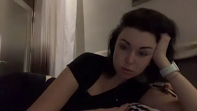 Snapshot of Gilin1 chatting on 11-13-25, 06:51 Gilin1 online show from 11-13-25, 06:51