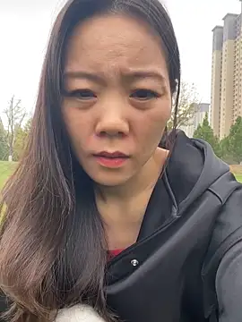 Snapshot of xinmeng-000 chatting on 10-16-25, 04:13 xinmeng-000 online show from 10-16-25, 04:13