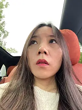 Snapshot of xinmeng-000 chatting on 10-18-25, 04:37 xinmeng-000 online show from 10-18-25, 04:37