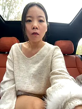 Snapshot of xinmeng-000 chatting on 11-22-25, 04:44 xinmeng-000 online show from 11-22-25, 04:44