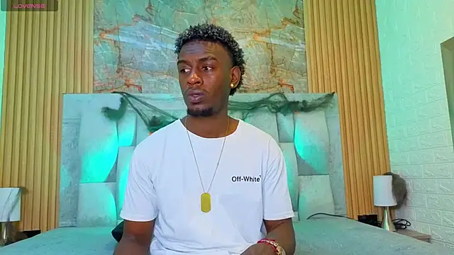 Snapshot of pipedark_ chatting on 10-29-25, 04:04 pipedark online show from 10-29-25, 04:04